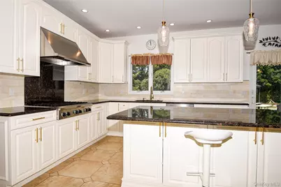 5 Home Court, Huntington, NY 11743 - Photo 17