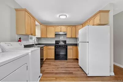 68A Graywood Road, Port Washington, NY 11050 - Photo 17