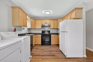 68A Graywood Rd, Port Washington, NY 11050 - Photo 17
