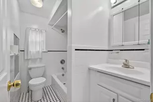 68A Graywood Rd, Port Washington, NY 11050 - Photo 9