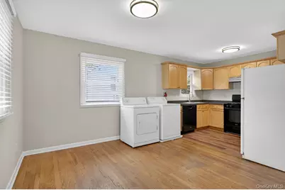 68A Graywood Road, Port Washington, NY 11050 - Photo 7