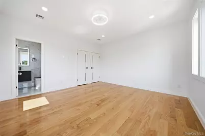 387 Sherbourne Road, Valley Stream, NY 11580 - Photo 17