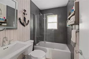 27 Sextant Walk, Robbins Rest, NY 11706 - Photo 11