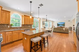 5 Sky View Ct, Hauppauge, NY 11788 - Photo 29