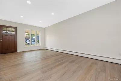 85 Twin Lane N, Wantagh, NY 11793 - Photo 3