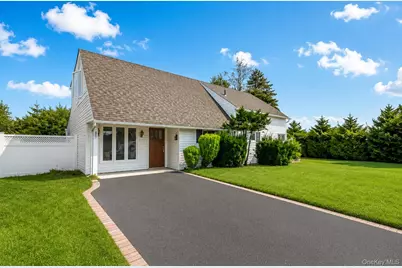 85 Twin Lane N, Wantagh, NY 11793 - Photo 1