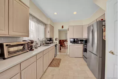 9 Christabel Street, Lynbrook, NY 11563 - Photo 15