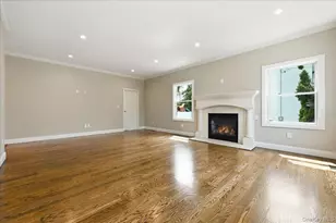 4 Corin Ct, Syosset, NY 11791 - Photo 17