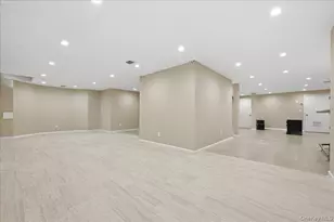 4 Corin Ct, Syosset, NY 11791 - Photo 35