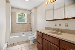 271 Wilson Blvd, Islip, NY 11751 - Photo 17