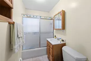 28 Book Ln, Levittown, NY 11756 - Photo 11