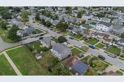 28 Book Lane, Levittown, NY 11756 - Photo 19