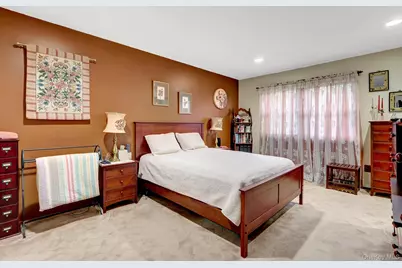 11 Clubhouse Court, Woodbury, NY 11797 - Photo 23