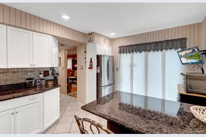 11 Clubhouse Court, Woodbury, NY 11797 - Photo 17