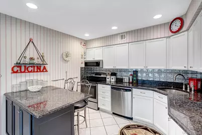 11 Clubhouse Court, Woodbury, NY 11797 - Photo 15