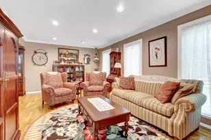 11 Club House Ct, Woodbury, NY 11797 - Photo 7