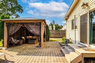27 Wood Ave, Patchogue, NY 11772 - Photo 17