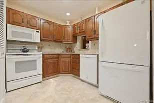 90 Knolls Dr, Stony Brook, NY 11790 - Photo 3