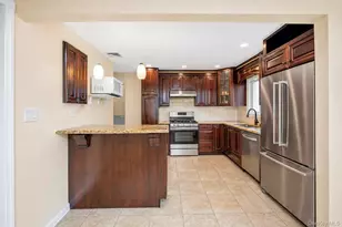 7 Primrose Ave, Hicksville, NY 11801 - Photo 15