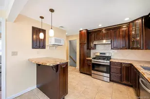 7 Primrose Ave, Hicksville, NY 11801 - Photo 17