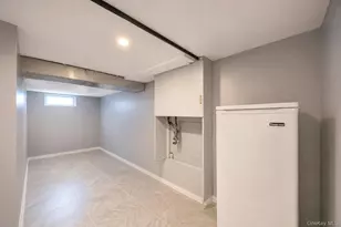 7 Primrose Ave, Hicksville, NY 11801 - Photo 33
