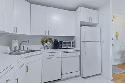 25 Franklin Avenue #6D, White Plains, NY 10601 - Photo 13