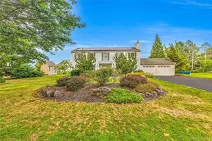 8 High Meadow Ln, Jamesport, NY 11947 - Photo 3