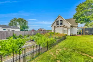 8 High Meadow Ln, Jamesport, NY 11947 - Photo 35