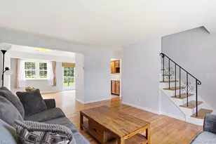 15 Apple Ln, Commack, NY 11725 - Photo 5