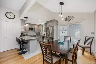 10 Larkin St, Farmingdale, NY 11735 - Photo 7