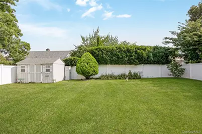 10 Larkin Street, Farmingdale, NY 11735 - Photo 29