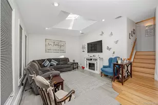 10 Larkin St, Farmingdale, NY 11735 - Photo 13