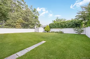 10 Larkin St, Farmingdale, NY 11735 - Photo 27