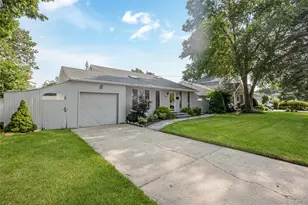 10 Larkin St, Farmingdale, NY 11735 - Photo 3