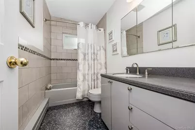 10 Larkin Street, Farmingdale, NY 11735 - Photo 17