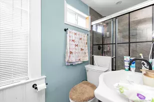 343 Roslyn Ave, Carle Place, NY 11514 - Photo 19