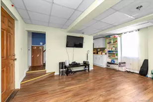 343 Roslyn Ave, Carle Place, NY 11514 - Photo 13