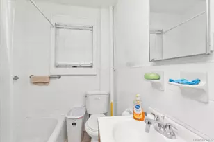 343 Roslyn Ave, Carle Place, NY 11514 - Photo 5