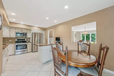 6 Keswick Drive, East Islip, NY 11730 - Photo 9