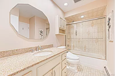 6 Keswick Drive, East Islip, NY 11730 - Photo 17