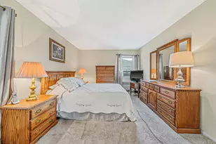 6 Keswick Dr, East Islip, NY 11730 - Photo 15