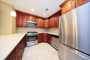 23 Wiltshire Ln, New York, NY 10309 - Photo 9