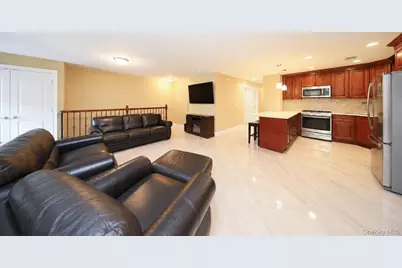 23 Wiltshire Ln, New York, NY 10309 - Photo 3