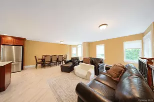 23 Wiltshire Ln, New York, NY 10309 - Photo 5