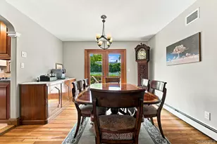 7 Herkimer Ave, Jericho, NY 11753 - Photo 11