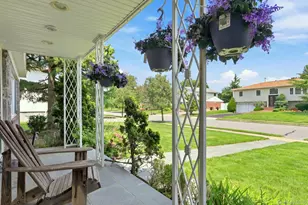 7 Herkimer Ave, Jericho, NY 11753 - Photo 3