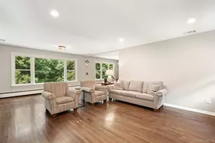19 Skyview Dr, Armonk, NY 10504 - Photo 3