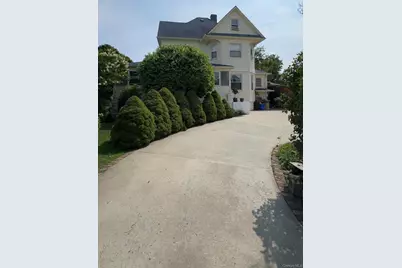 107 Whaley Street, Freeport, NY 11520 - Photo 5