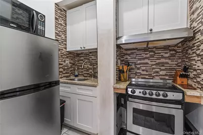220 E 116th Street #2nd Floor, New York, NY 10029 - Photo 7