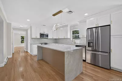 296 Westchester Avenue, West Babylon, NY 11704 - Photo 9